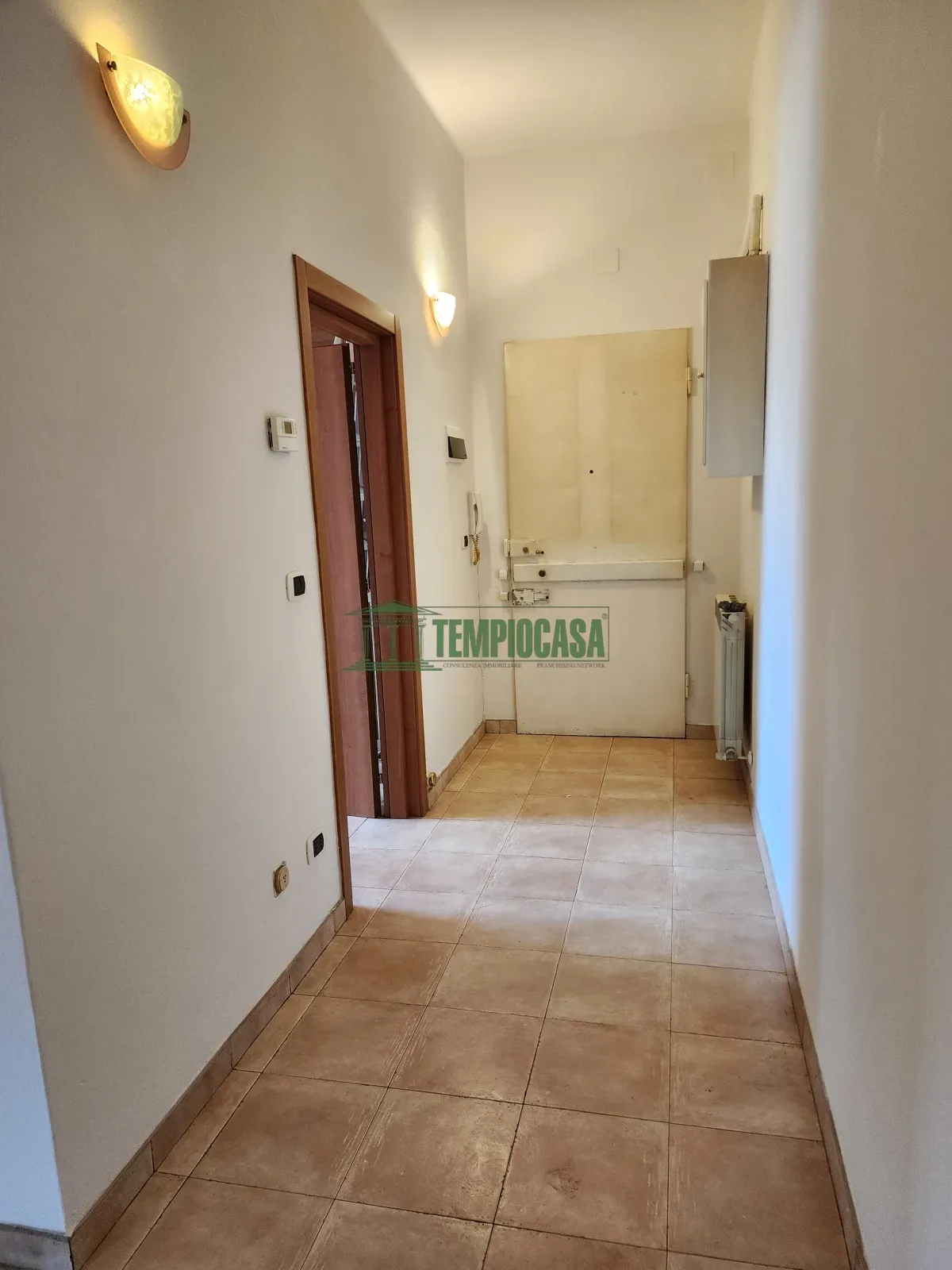 Bilocale in vendita in Via Battindarno, 250 — Corridoio