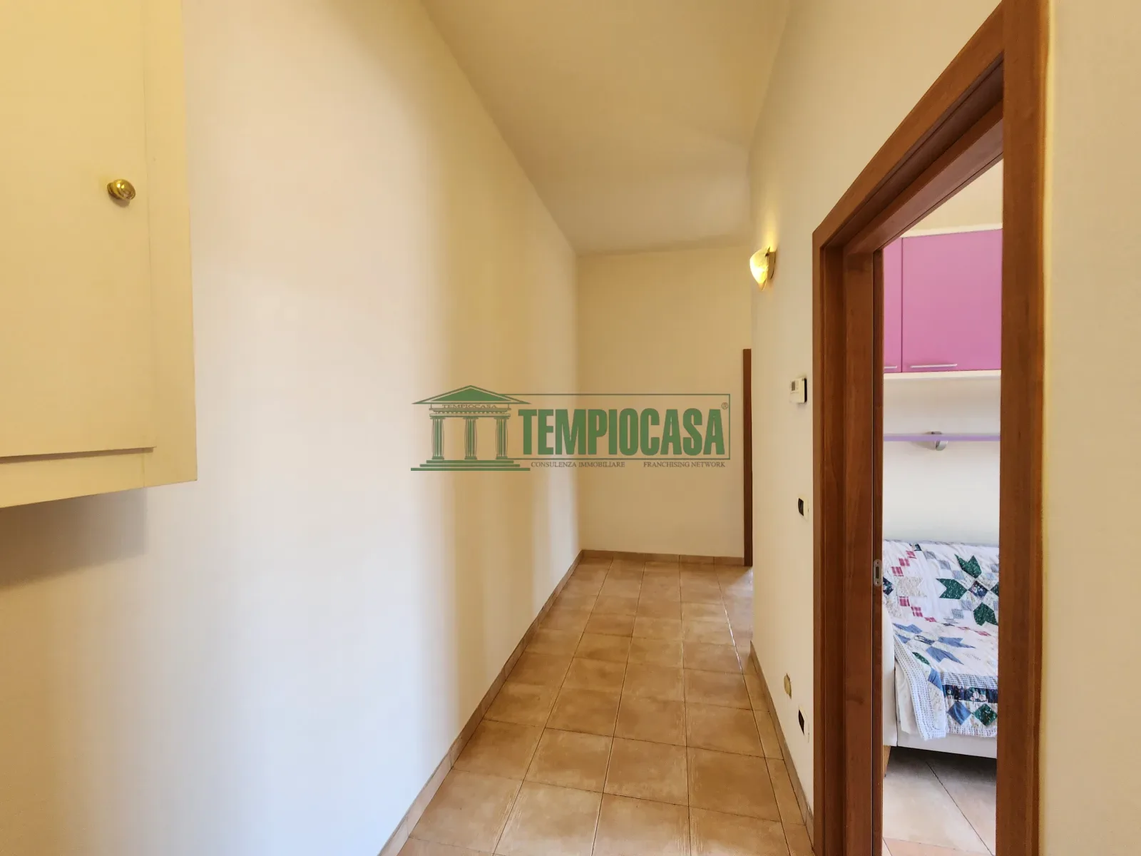 Bilocale in vendita in Via Battindarno, 250 — Corridoio