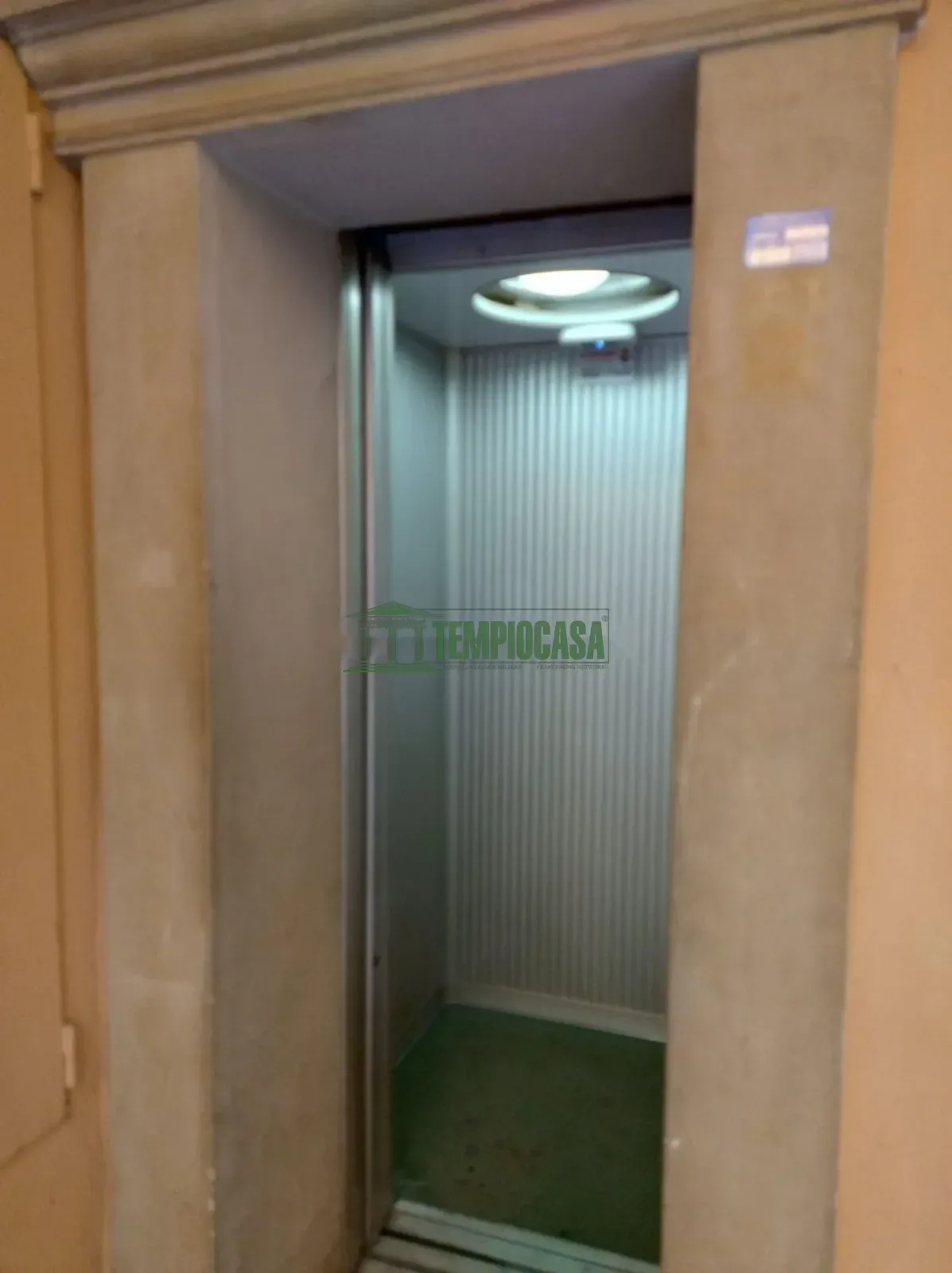 Bilocale in affitto in Via Borgonuovo — Ascensori