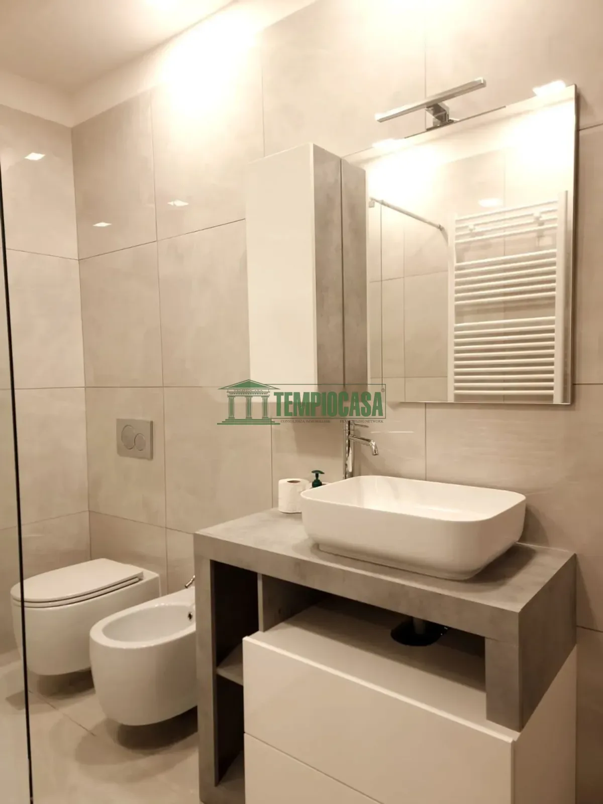 Monolocale in affitto in Via Riva di Reno, 11 — Bagno