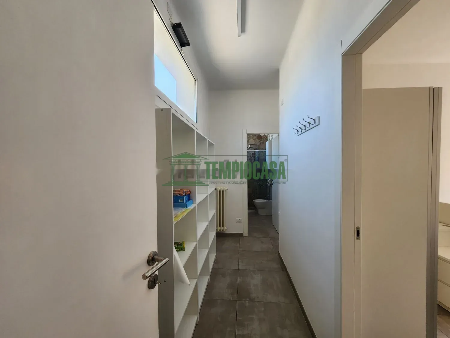Trilocale in vendita in Via Giuseppe Massarenti, 202 — Corridoio