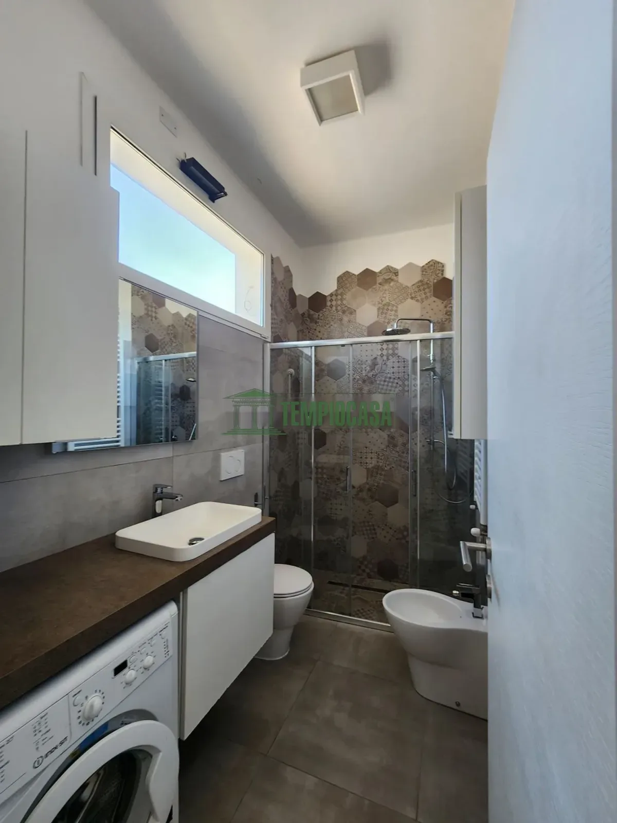 Trilocale in vendita in Via Giuseppe Massarenti, 202 — Bagno