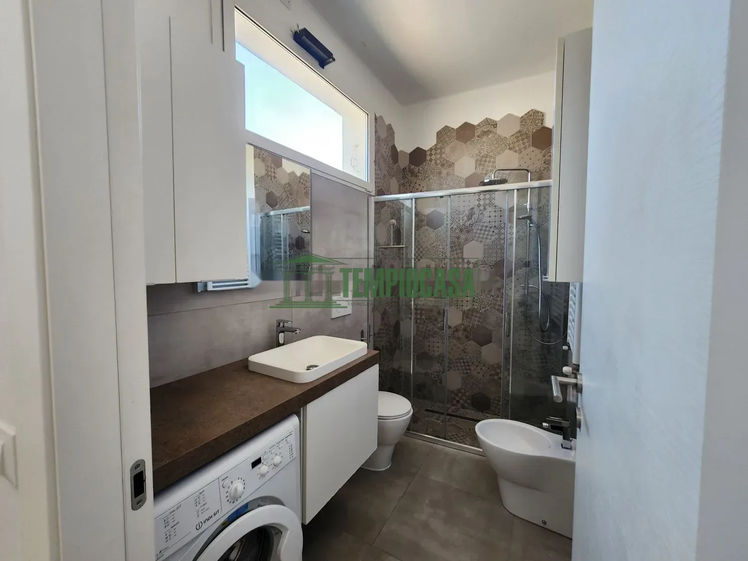 Trilocale in vendita in Via Giuseppe Massarenti, 202 — Bagno