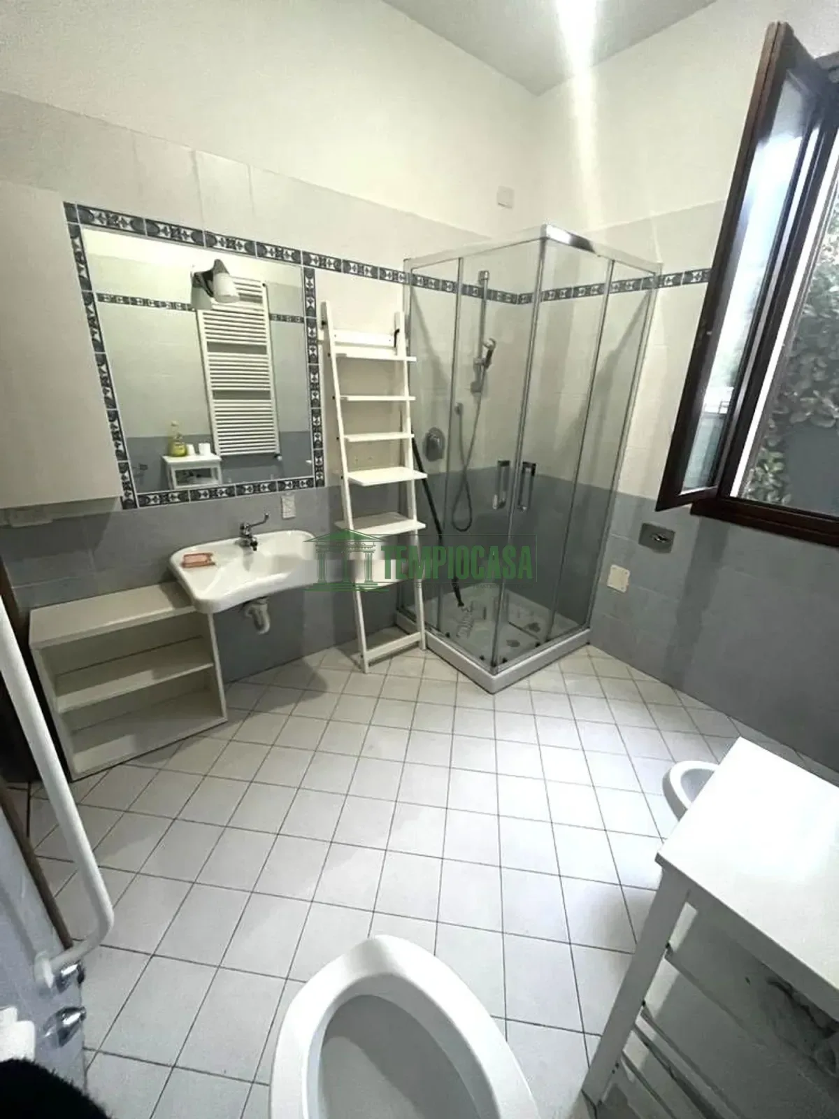 Quadrilocale in affitto in Via Lavino — Bagno